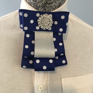 Women’s Ribbon Tie with Flower Brooch